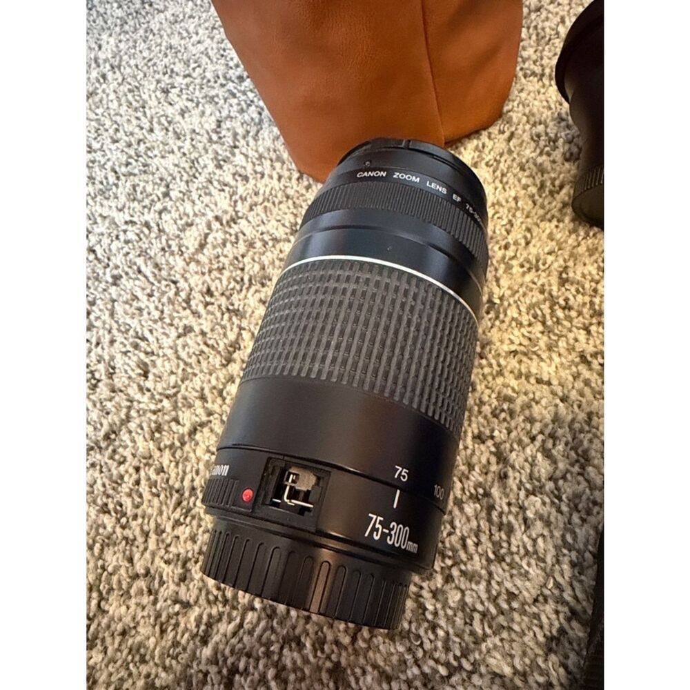 Canon EOS Rebel DSLR Camera Kit in Black with Lenses and Accessories + Bag - Picture 3 of 13